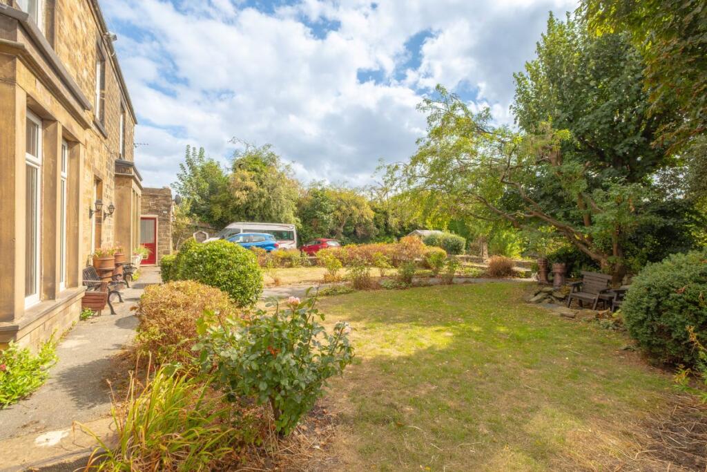 House in Wakefield - View 4
