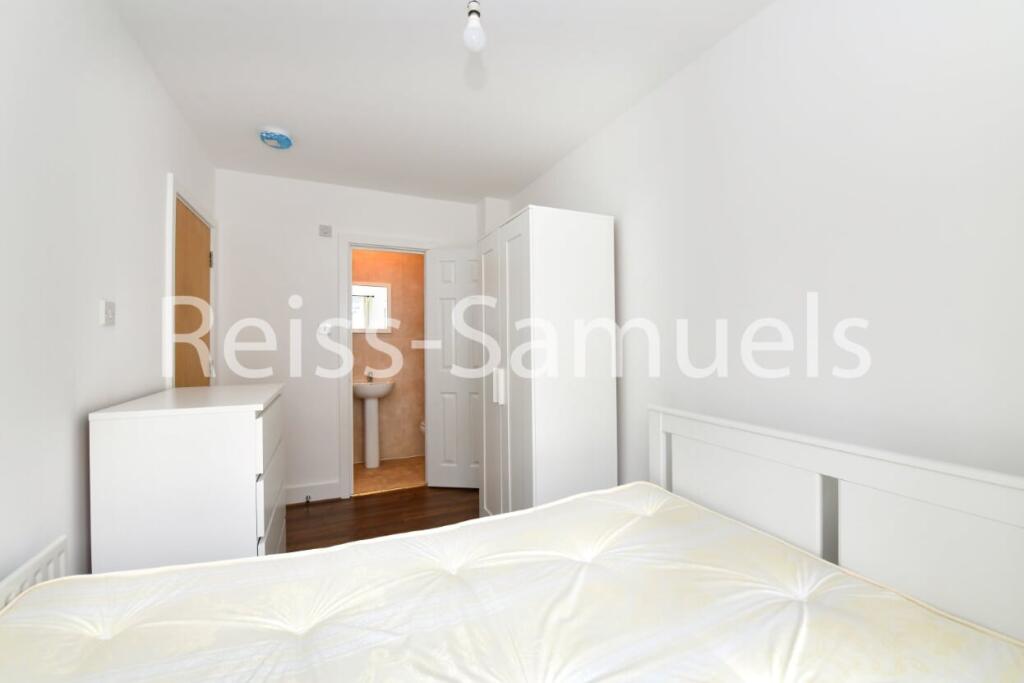 5 bedroom town house for rent