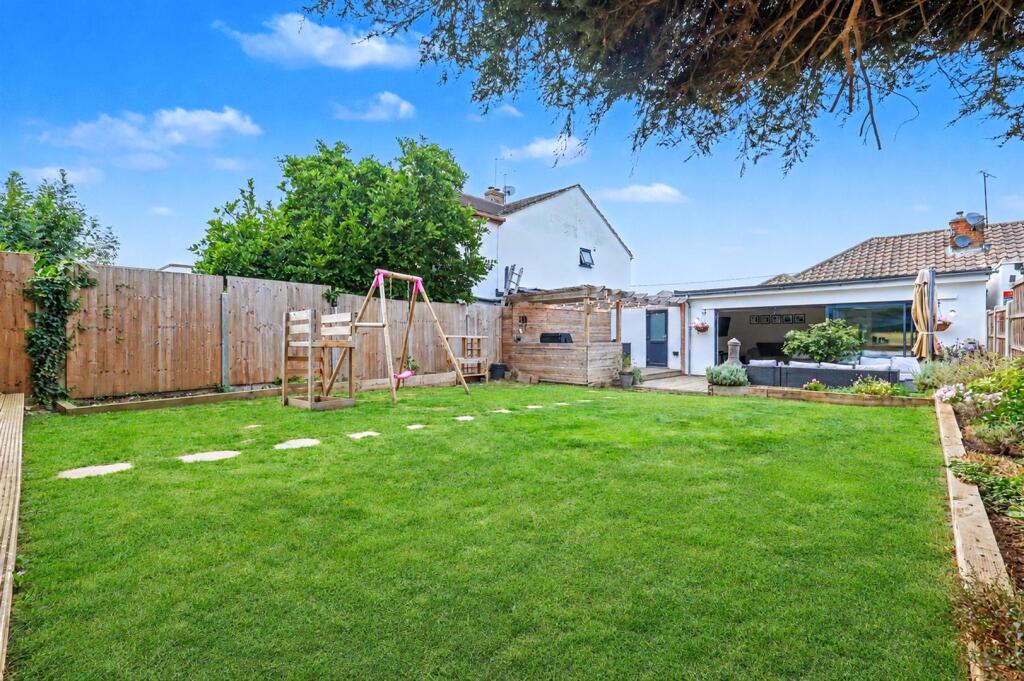 House in Southend-on-Sea - View 2