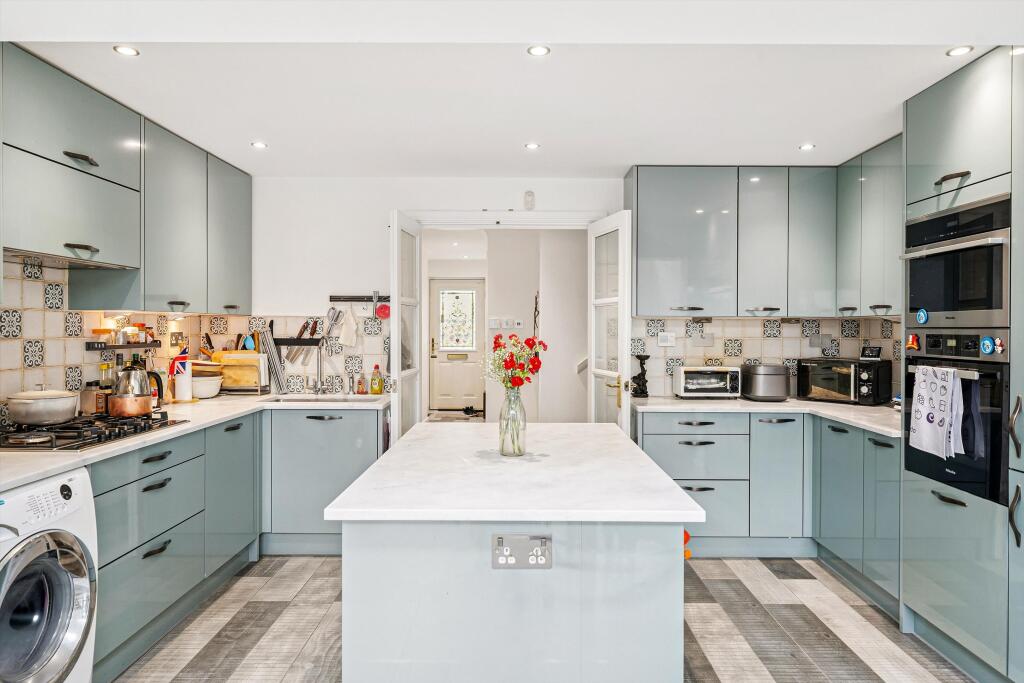 Main image of property: Bevin Square, London SW17