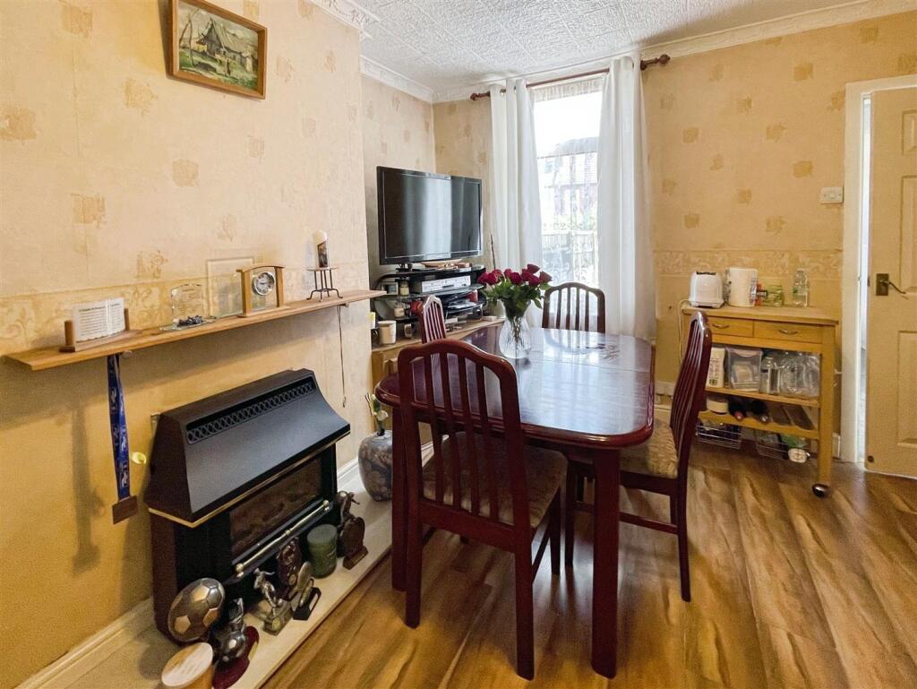 House in Nottingham - View 5