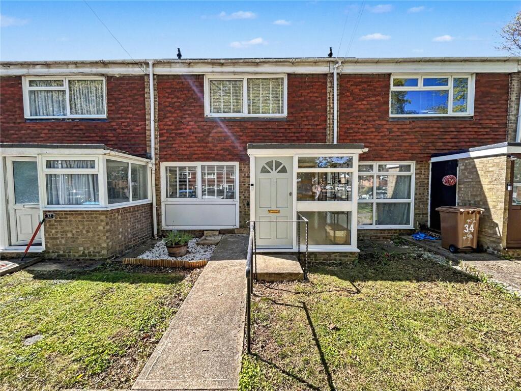 2-bed terraced on Rycaut Close, Rainham, Kent, ME8, £280,000