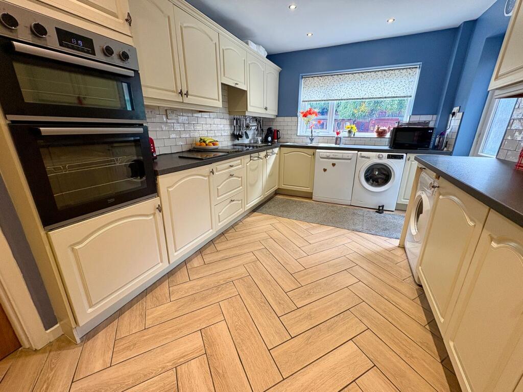 House in Whetstone - View 3