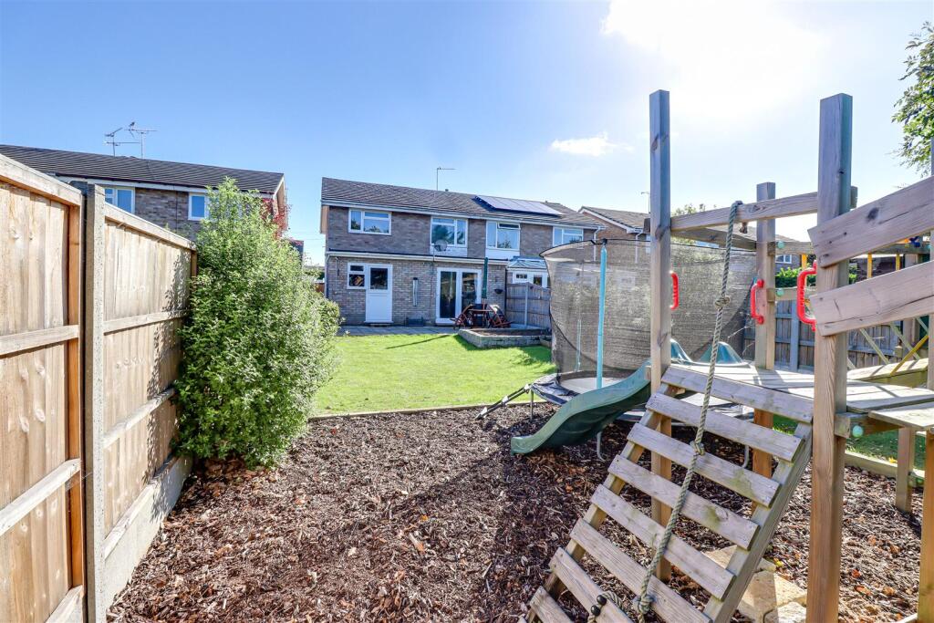 The Lawns, Benfleet photo 2