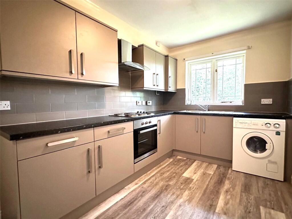 Apartment in Macclesfield, Cheshire East - View 4