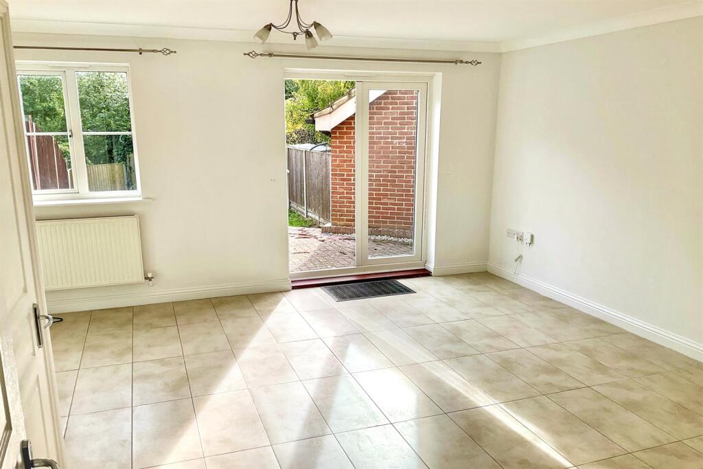 House in Canterbury - View 3