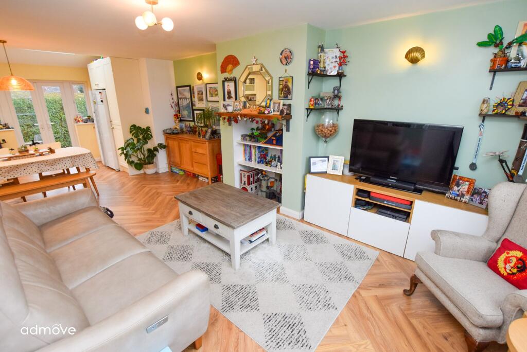 Irwin Road, Broadheath, WA14 – další
