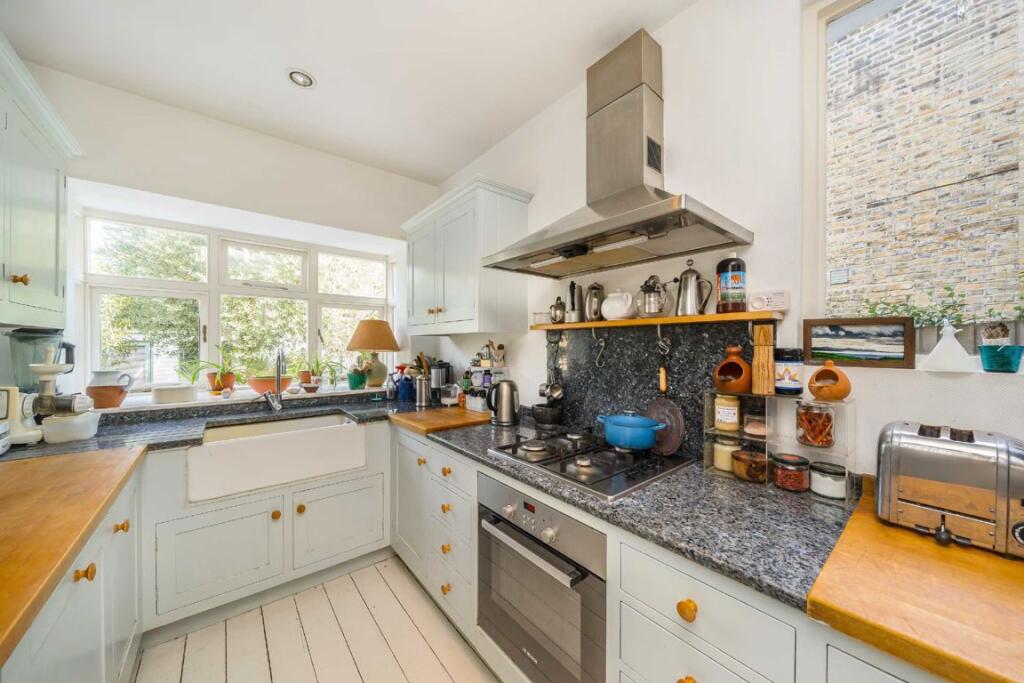 House in London - View 5