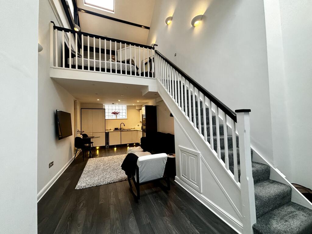 Apartment in Preston - View 3