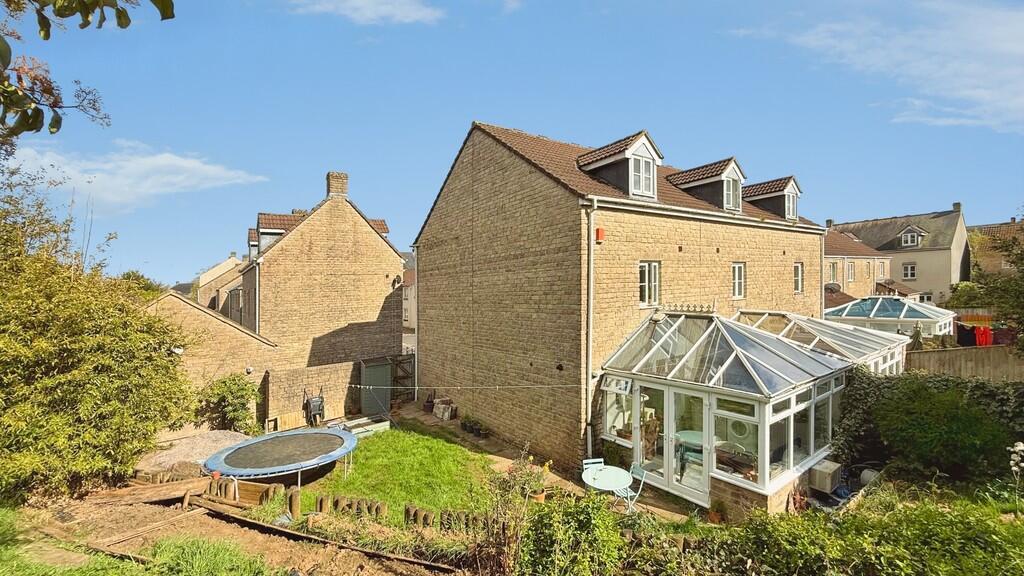 Additional image 19 of Kissing Batch, Frome