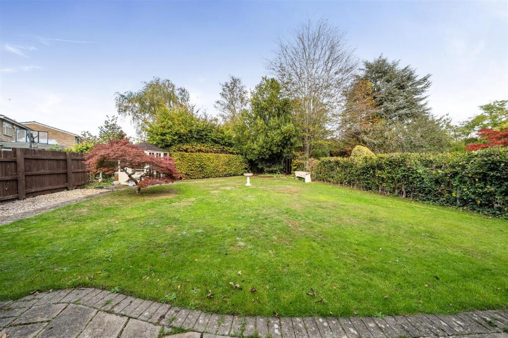 Kingfisher Close, Bedford photo 4