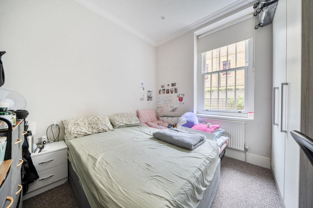 Apartment in Southall - View 5