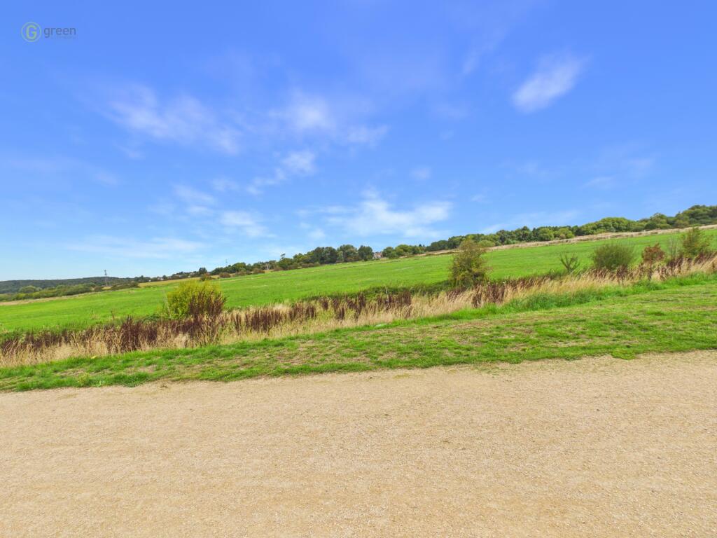 Hurst View, Tamworth, B78 photo 2