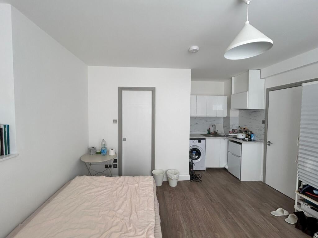 Main image of property: 52 Castletown Road, London,, W14