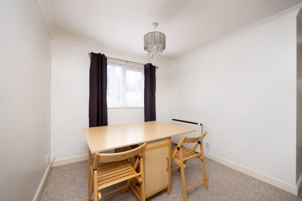 Market Lavington, Devizes, Wiltshire, SN10 4AT photo 4