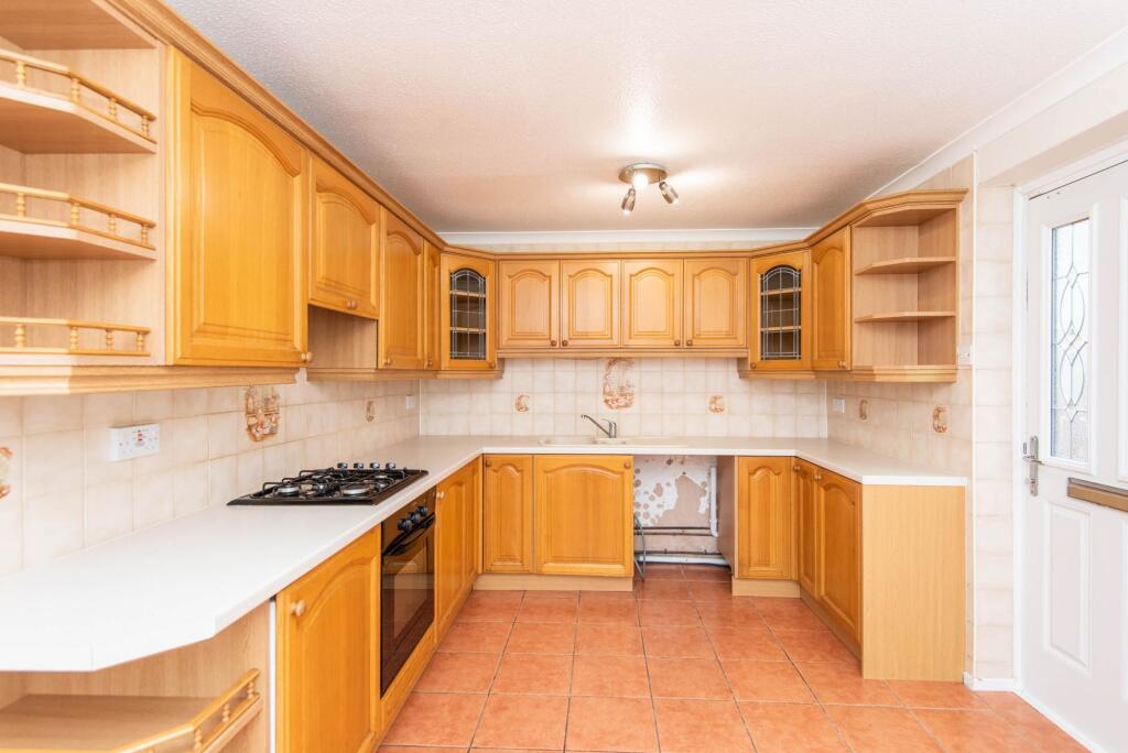 Froggatt Close, Inkersall, S43 photo 3