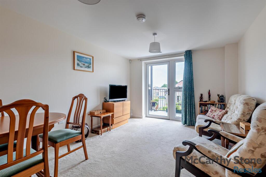 Apartment in Wimborne Minster, Dorset - View 3