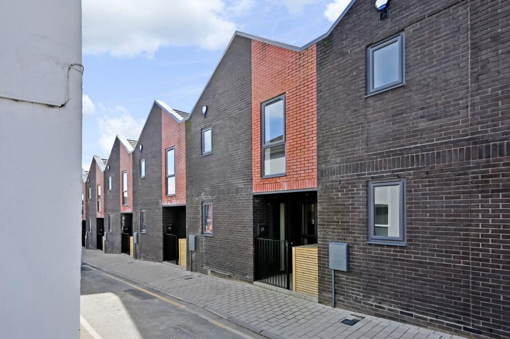 Main image of property: Gills Yard, Wakefield, WF1
