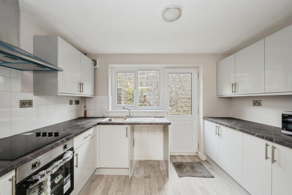 House in Ystalyfera, Neath Port Talbot - More