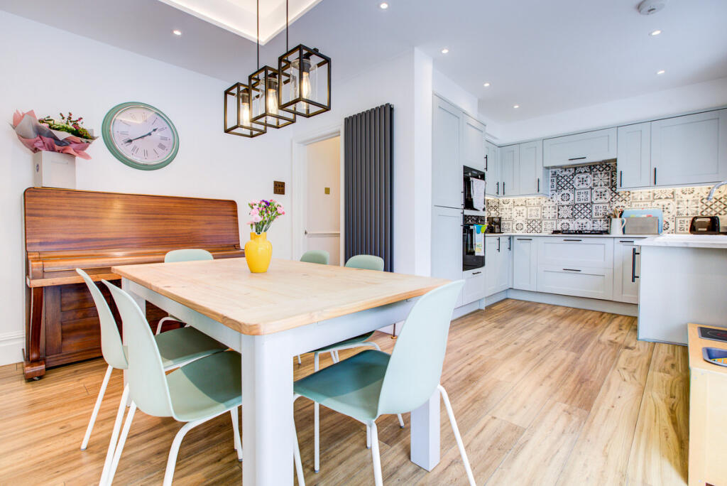 House in Southend-on-Sea - View 2