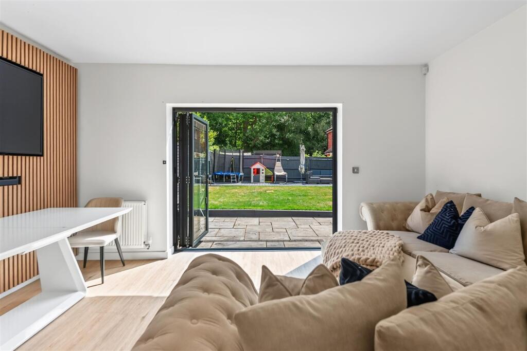 House in Crawley, Forge Wood - More