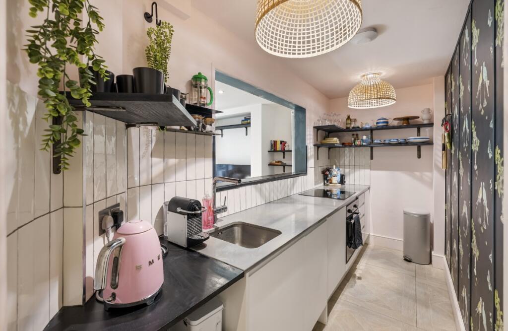 Apartment in Brighton - More