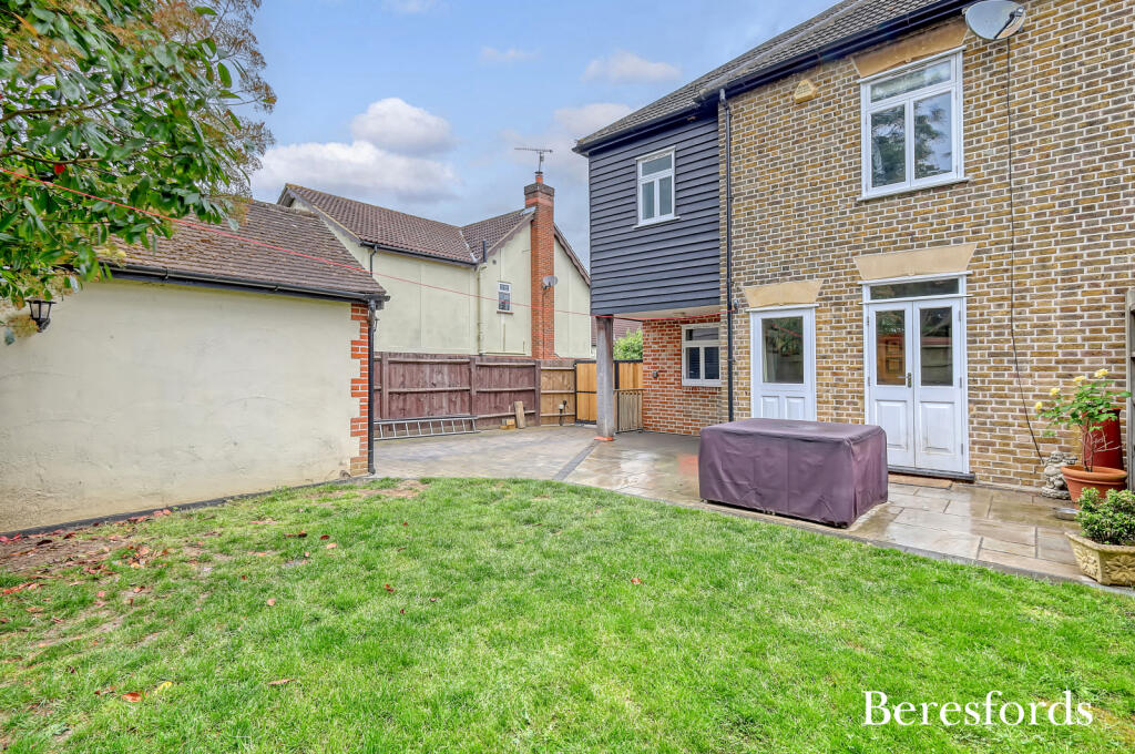 Larkin Close, Hutton, CM13 - More