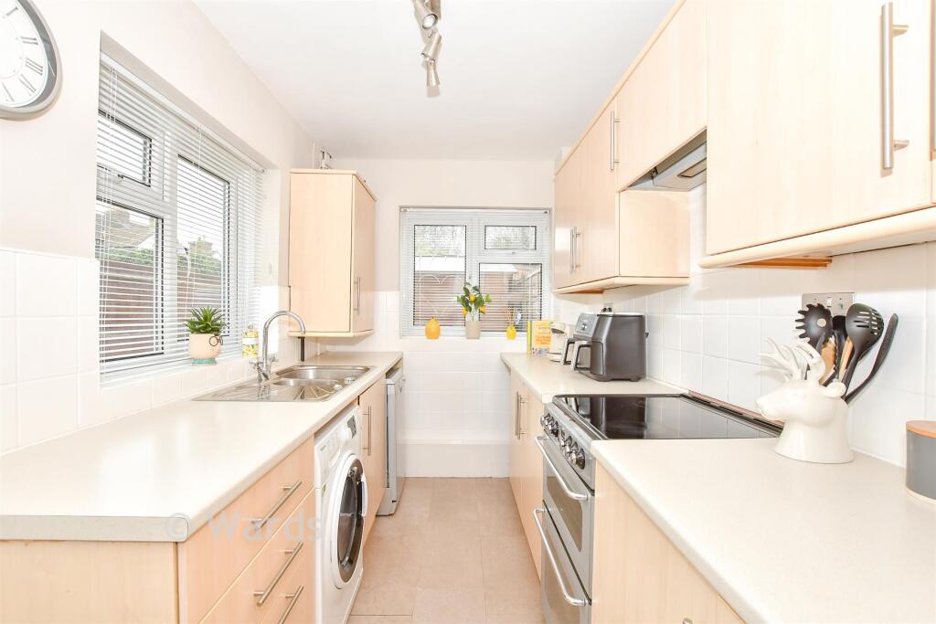 Main image of property: Oxford Street, Snodland, Kent