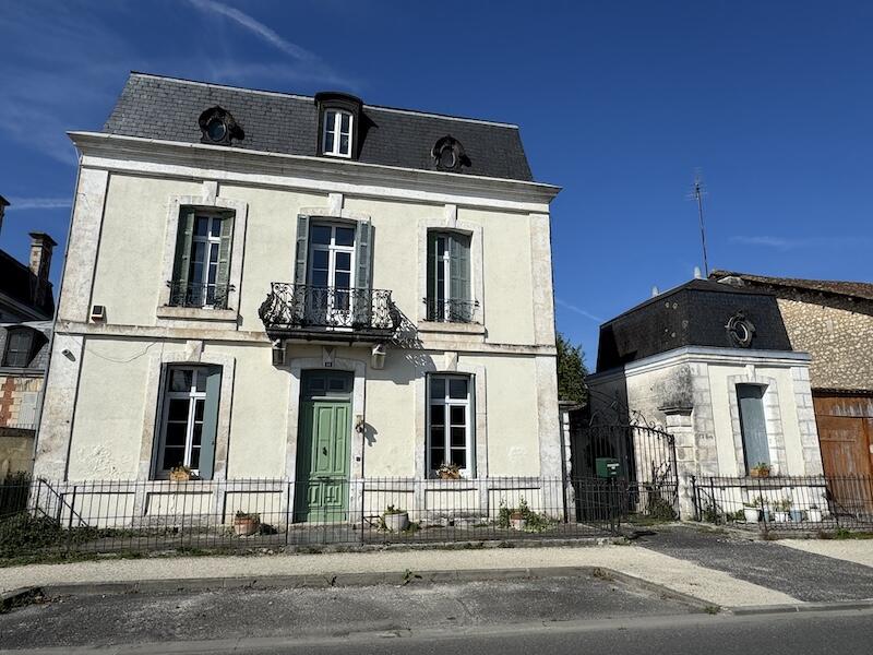 Main image of property: Chalais, Charente, Poitou-Charentes