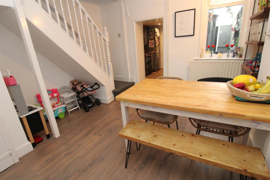 Howard Place, Littlehampton photo 3
