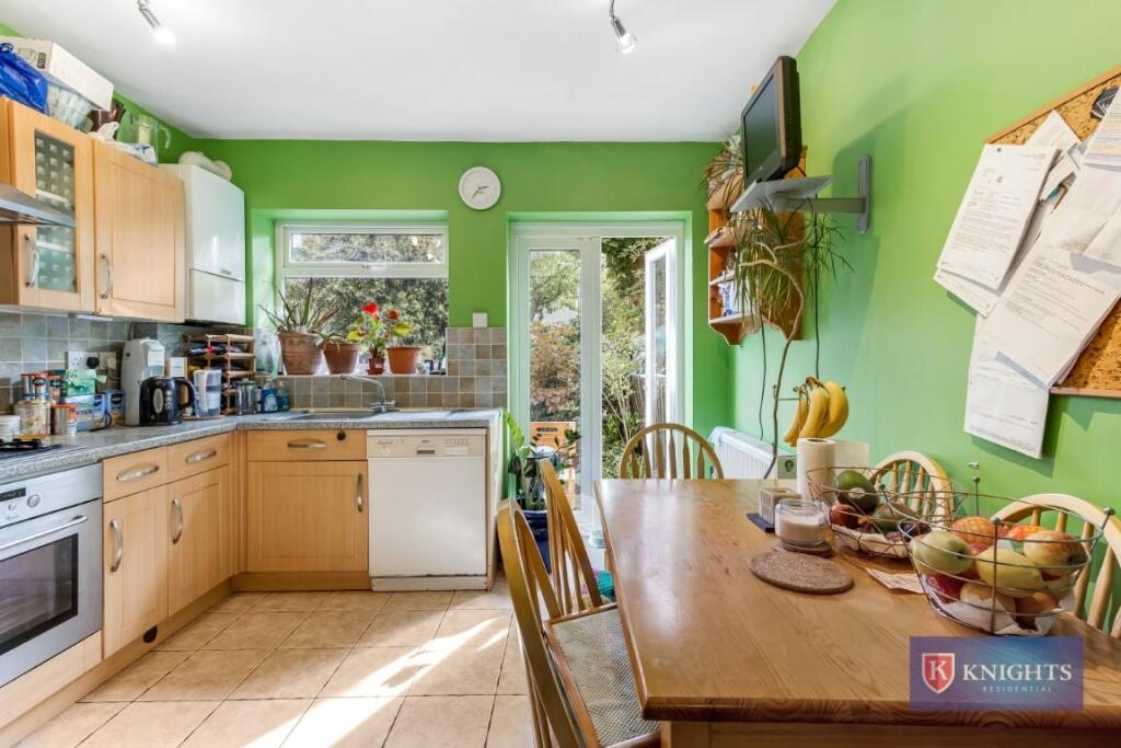 Tower Gardens Road, Tower Gardens, London, N17 photo 2