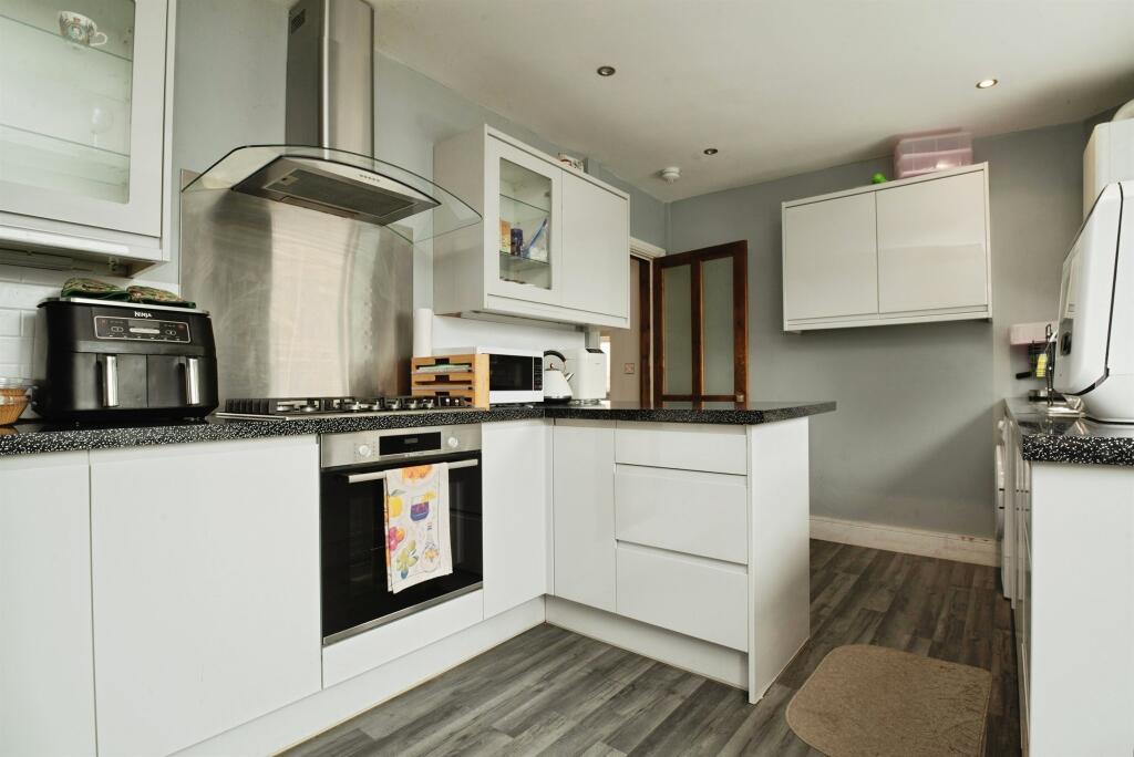 Pilton Place, Cardiff photo 4