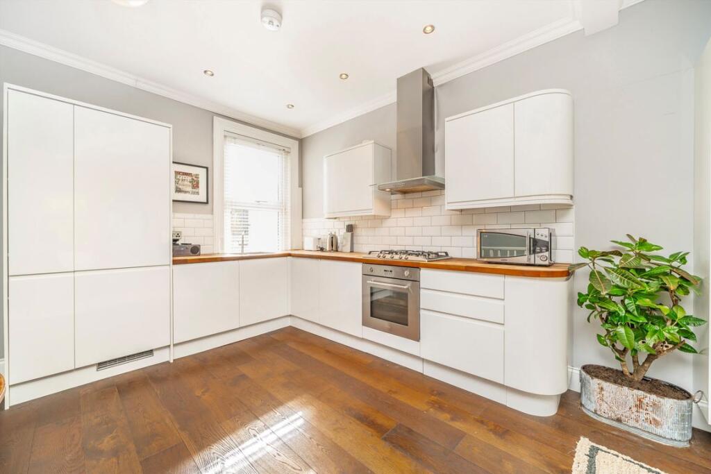 Apartment in London - View 3