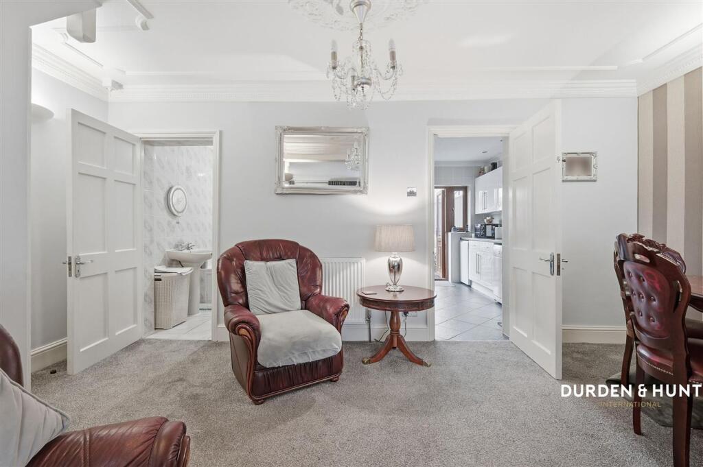 House in London - View 5