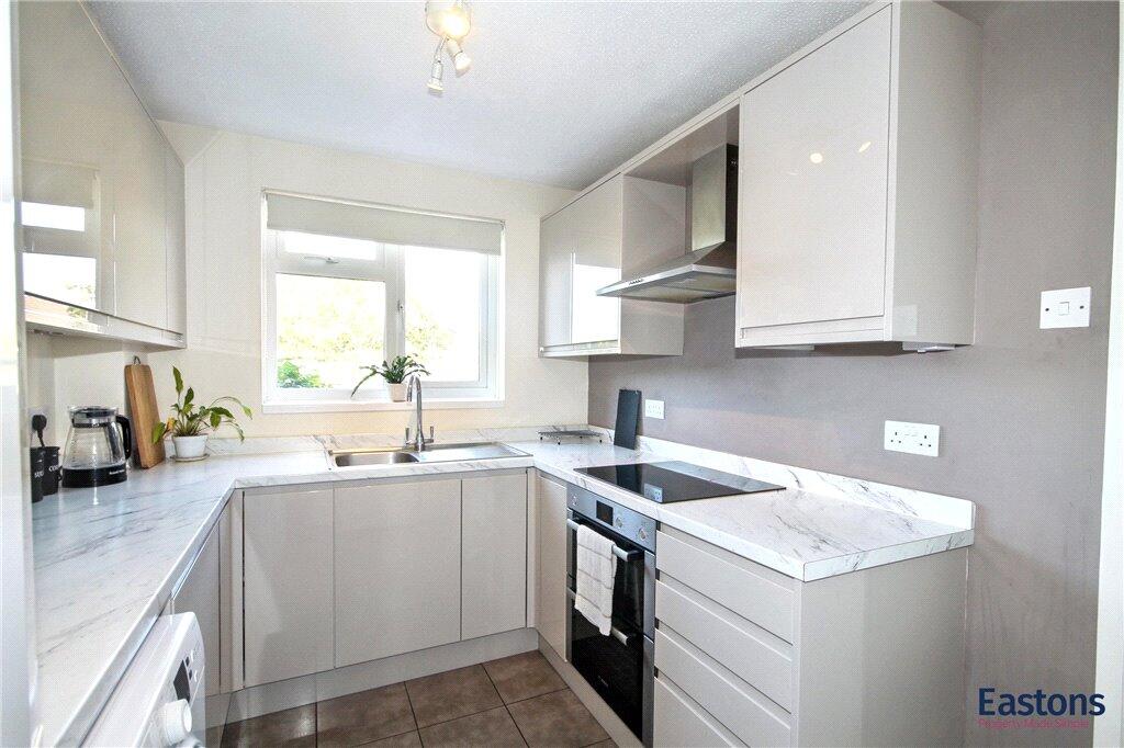 House in Tadworth, Tattenham Corner - View 4
