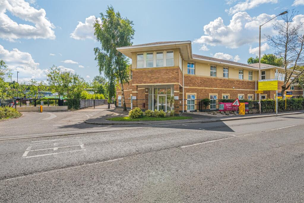 Main image of property: 22 Cadogan House, Rose Kiln Lane, Reading, RG2