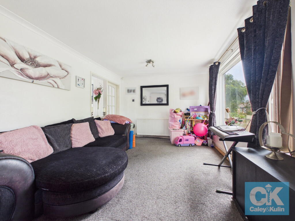 House in Stoke-on-Trent - View 4