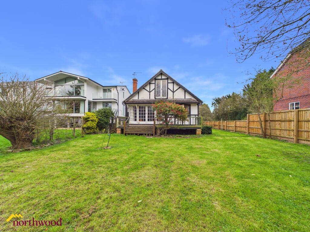 Main image of property: Riverside, Tiddington Road, Stratford-upon-Avon, CV37