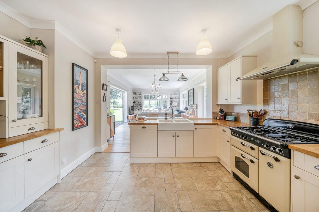 House in Lincoln, Nettleham - More
