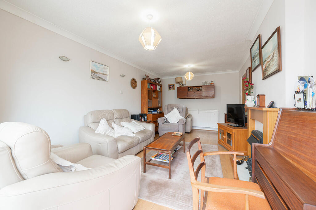 Glenfield Avenue, Felixstowe photo 4
