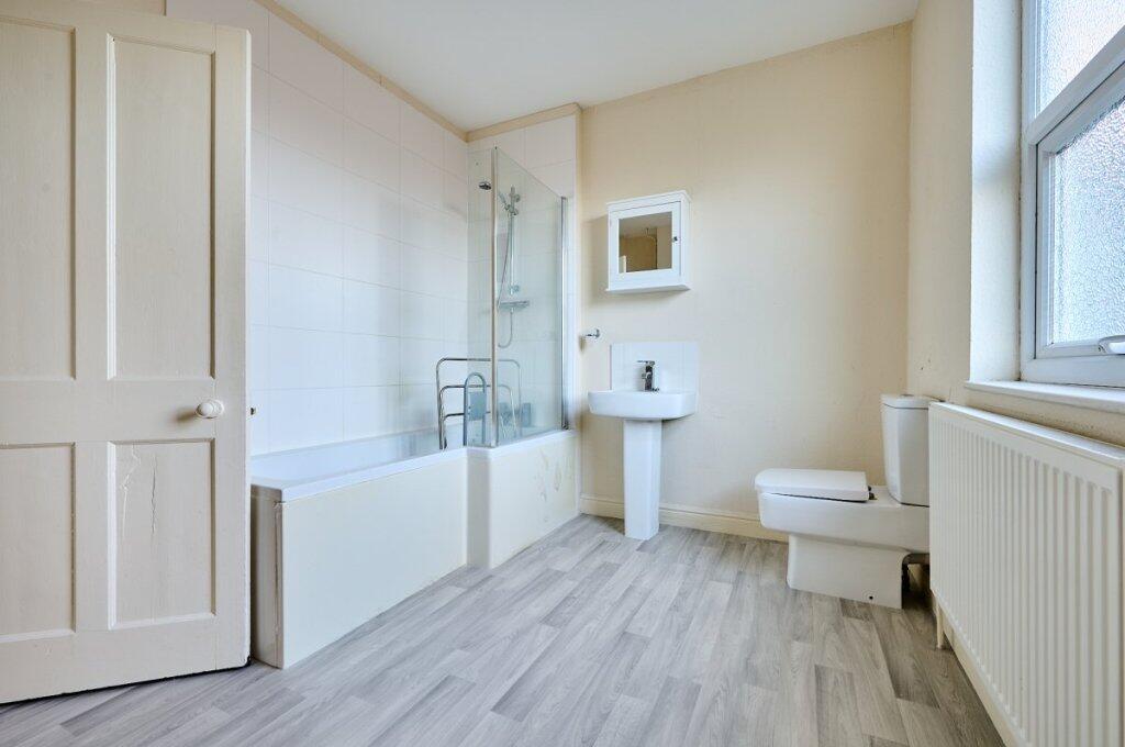 House in Rugby, Warwickshire - View 5