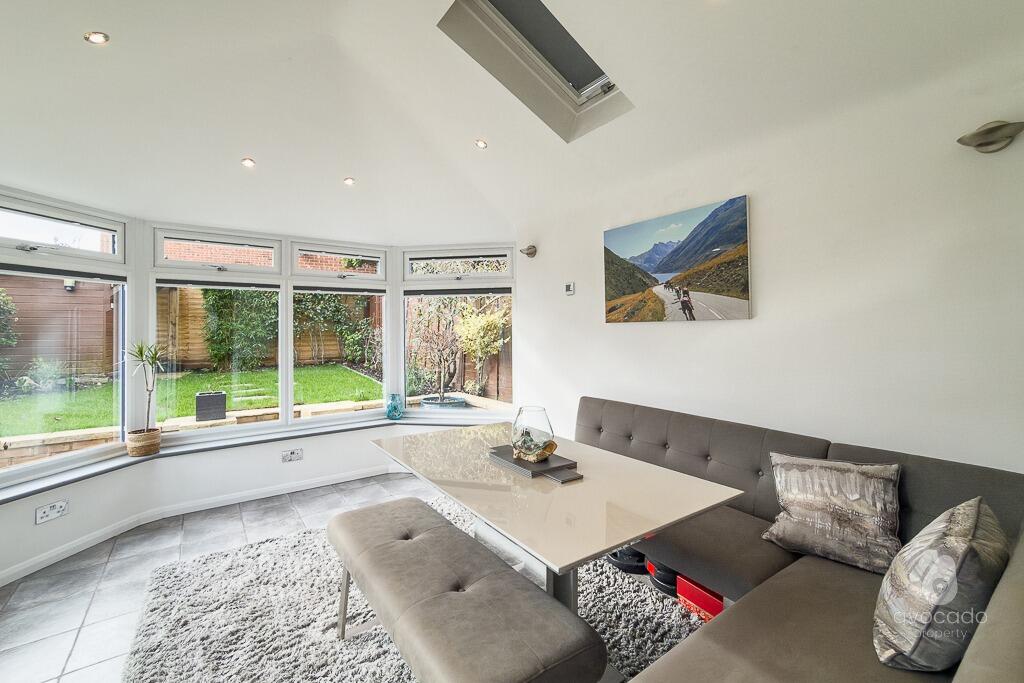 Wallcroft Close, Binfield, RG42 photo 4