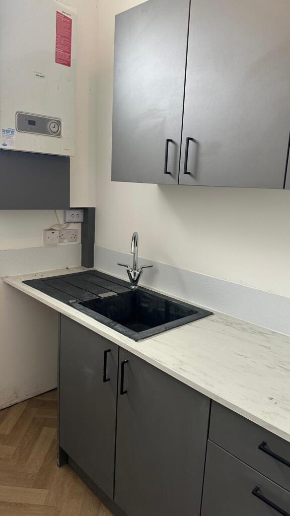 House in Manchester, Belle Vue - More