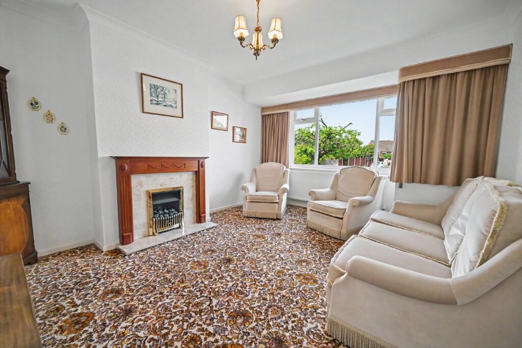9, Thirlmere Close, Palmers Cross, Wolverhampton, West Midlands, WV6 photo 2