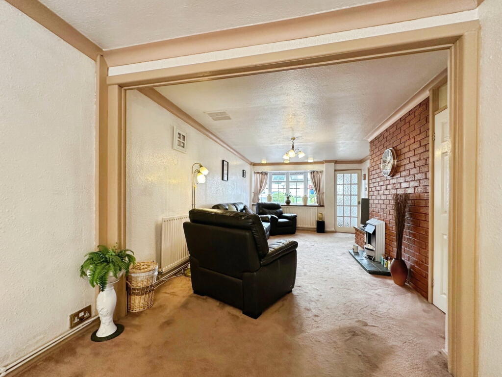 House in Wolverhampton, West Midlands - View 4