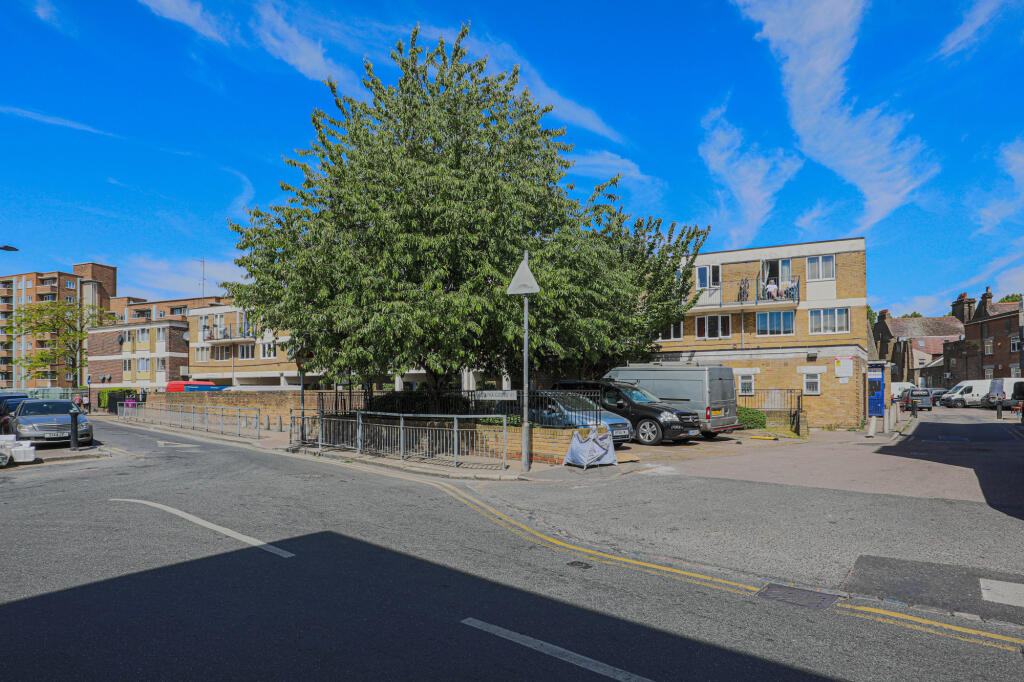 Main image of property: O'Leary Square, London, E1