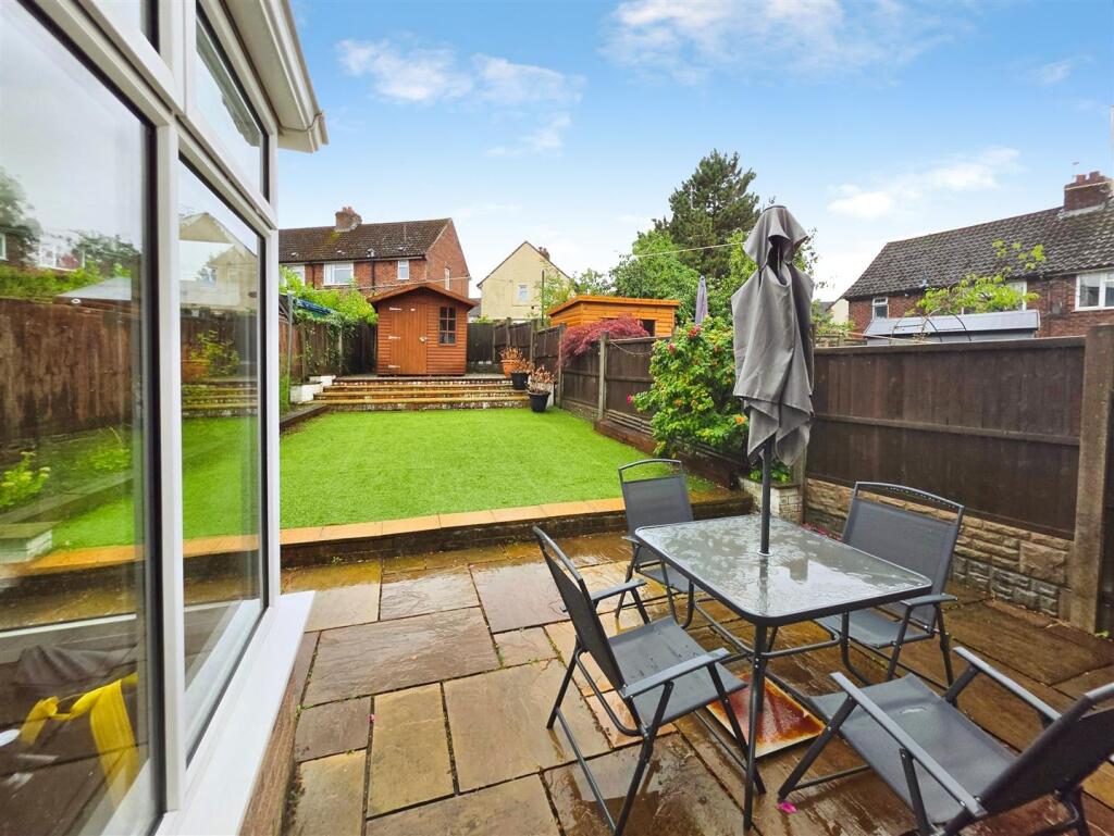 House in Staffordshire Moorlands, Knowle Style, Biddulph - View 2