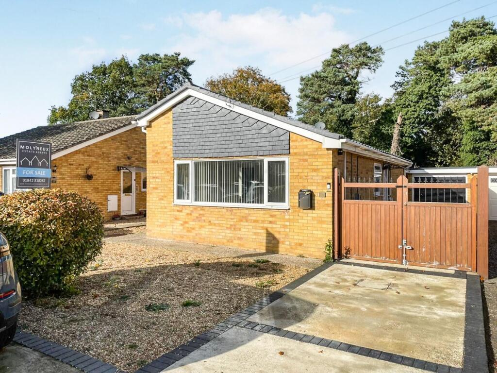 2-bed bungalow on Birch Crescent, Lakenheath, £230,000