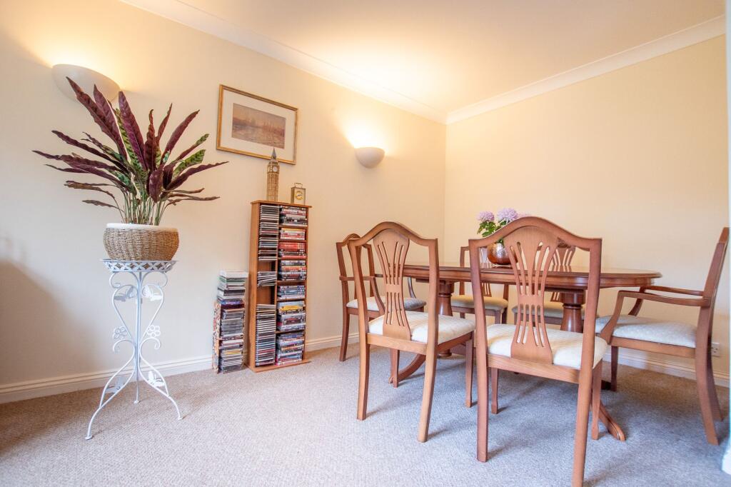 Brittens Close, Guildford, GU2 - View 5
