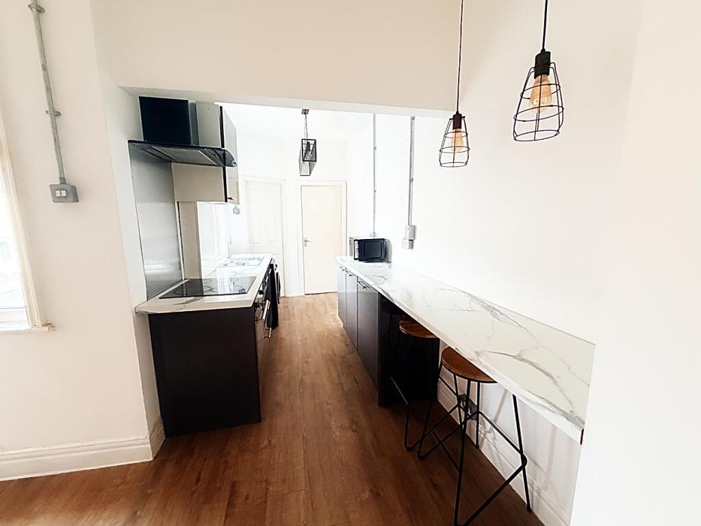 Apartment in Newcastle upon Tyne - View 4